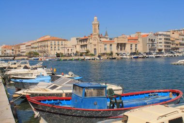 Sete, the Venice of Languedoc and the singular island clipart