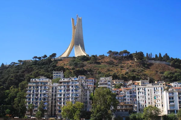 Märtyrerdenkmal Algier Ikonisches Betondenkmal Zum Gedenken Den Algerischen Unabhängigkeitskrieg — Stockfoto