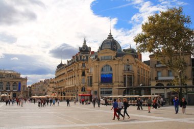 Komedi meydanda Montpellier, onun opera ve üç graces çeşme, Fransa