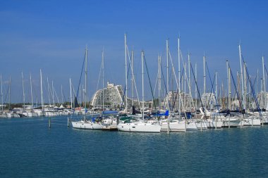 La Grande Motte Hérault bölümü, Fransa tatil beldesi