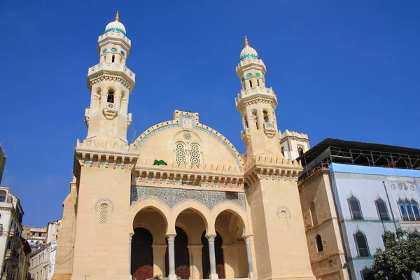 알제리의 도시에 Katchawa 모스크 — 스톡 사진