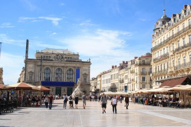 Komedi meydanda Montpellier, onun opera ve üç graces çeşme, Fransa