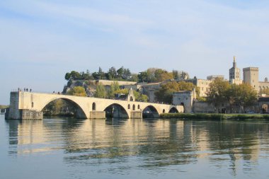 Avignon, Rhne Nehri'nin sol yakasında Vaucluse bölümü güneydoğu Fransa'da şehirde