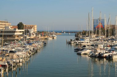 Marina, bir Carnon, Montpellier güneyinde bir sahil beldesi