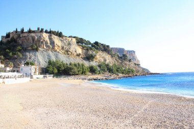 Cassis, Marsilya, Fransa'nın Doğu Akdeniz kıyısında yer alan bir tatil beldesi