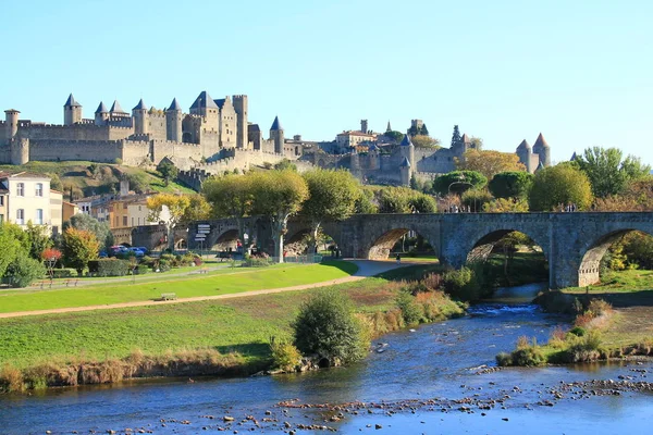 Cidade Fortificada Carcassonne Pont Vieux Atravessando Rio Aude — Fotografia de Stock