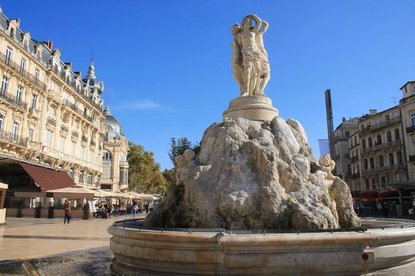 モンペリエのコメディ広場とその三美神の噴水 エロー フランス — ストック写真