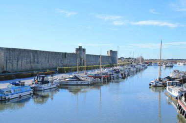 Aigues mortes, bir çare Occitanie sahil bölgesindeki, Camargue, Fransa