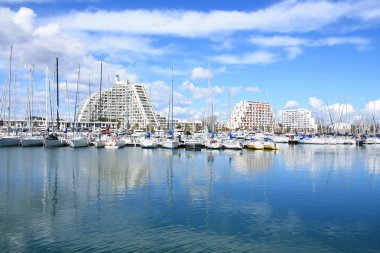 La Grande Motte Hérault bölümü, Fransa tatil beldesi