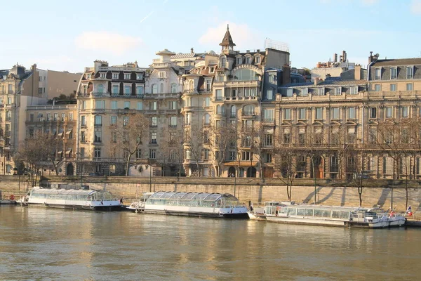 首都巴黎和法国人口最多城市 — 图库照片