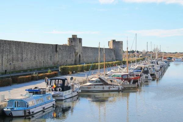 Aigues Mortes Bir Çare Occitanie Sahil Bölgesindeki Camargue Fransa Stok Fotoğraf