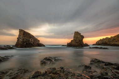 Kaya oluşumu yakınındaki Sinemoretz, Bulgaristan