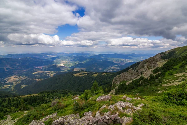 ブルガリアの美しい山の風景. — ストック写真