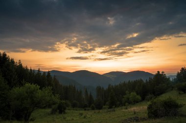 zonsondergang bergen.