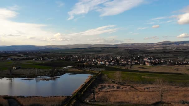 Vista Aérea Belo Lago Bulgária Pôr Sol — Vídeo de Stock