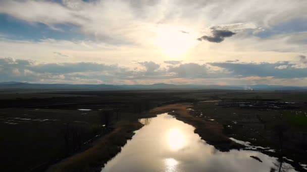 Vista Aérea Belo Lago Bulgária Pôr Sol — Vídeo de Stock