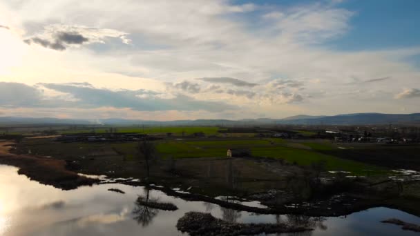 Letecký Pohled Krásné Jezero Bulharsku Při Západu Slunce — Stock video