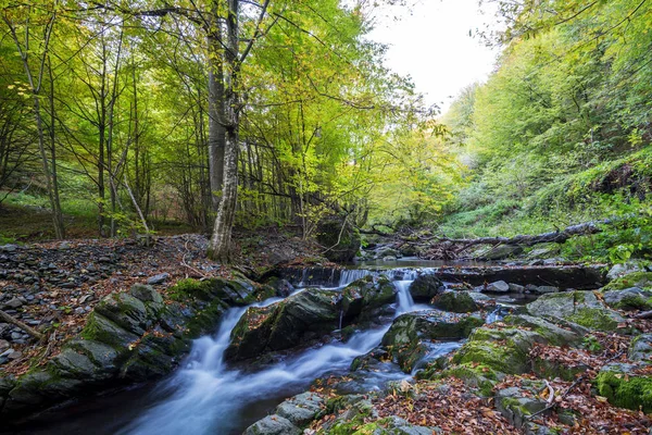 Autumn waterfall in Bulgaria. — Stock Photo, Image