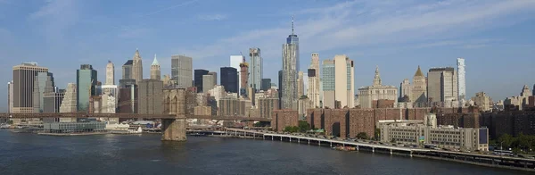 Brooklyn Bridge and New York city — Stock Photo, Image