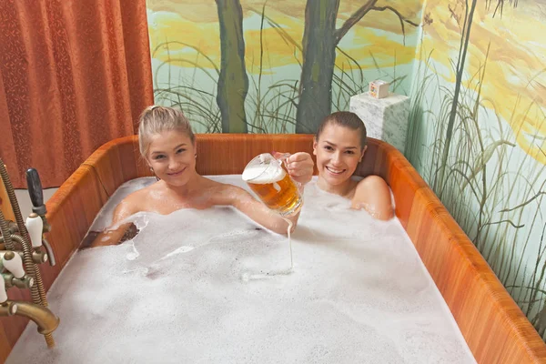 Bir bira spa güzel kadın.