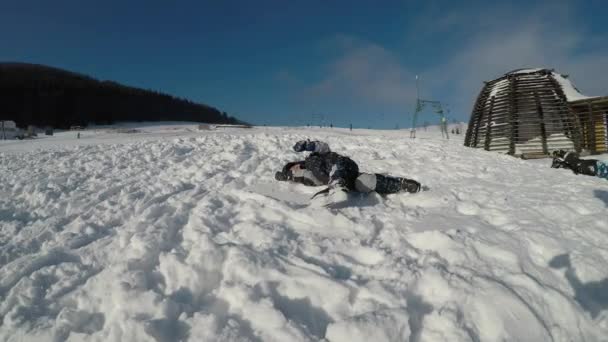 Den Winter genießen. — Stockvideo