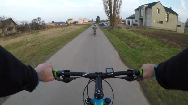 Menino Bonito Andando Bicicleta Menino Andando Bicicleta Longo Caminho Ciclo — Vídeo de Stock