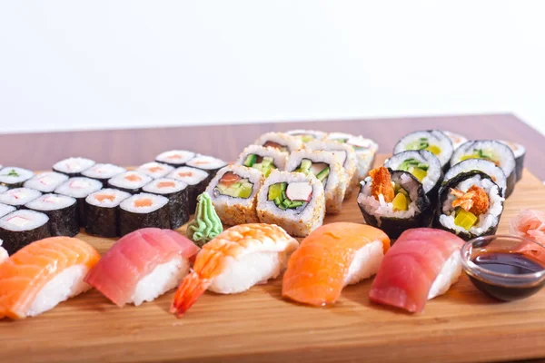 Verdadero Sushi Japonés Imagen Tonificada Color Dof Superficial — Foto de Stock