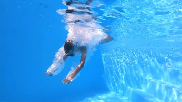 Jump into the water — Stock Photo, Image