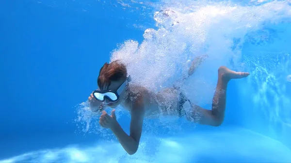 Jump into the water — Stock Photo, Image