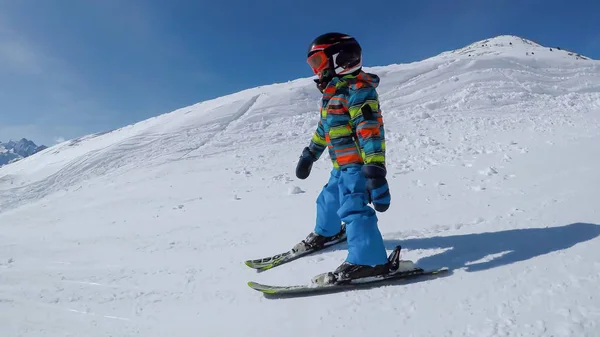 Little boy skiing — Stock Photo, Image