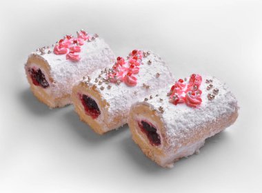 iştah açıcı taze kek yalan beyaz kağıt üzerine