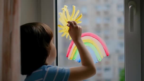 Pursuit Rainbow Little Boy Draws Rainbow Quarantine Window Pandemic Covid — Stock Video