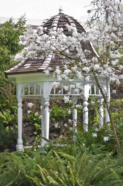 Viktorianskt Lusthus Utomhus Trädgårdspark — Stockfoto