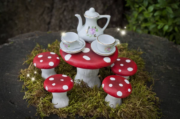 Orman perileri ile çay partisi 