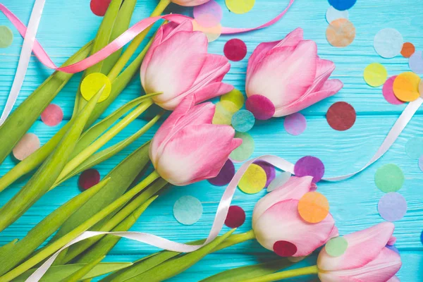 Wooden mint background and pink tulips — Stock Photo, Image