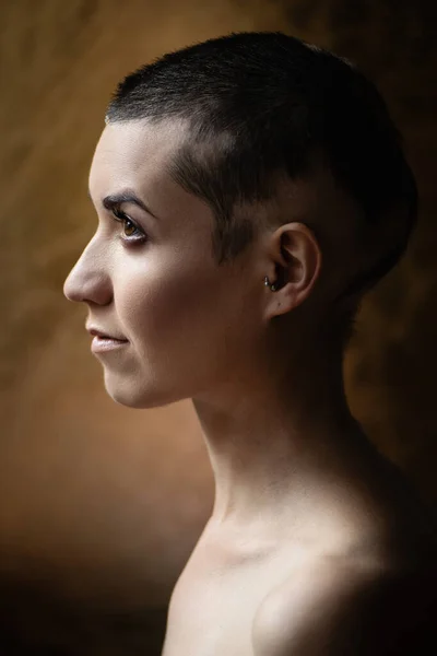 Close up portrait of woman with alopecia. — Stock Photo, Image