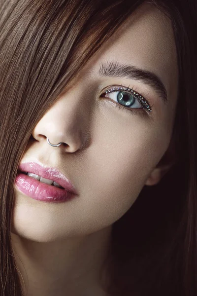 Retrato de beleza de mulher com pele perfeita . — Fotografia de Stock