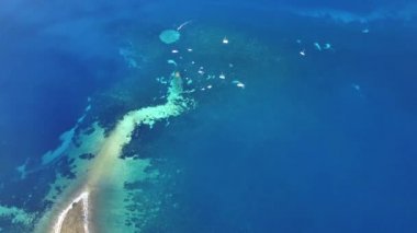 Ada Dugi otok yakınındaki batık geminin havadan görünümü