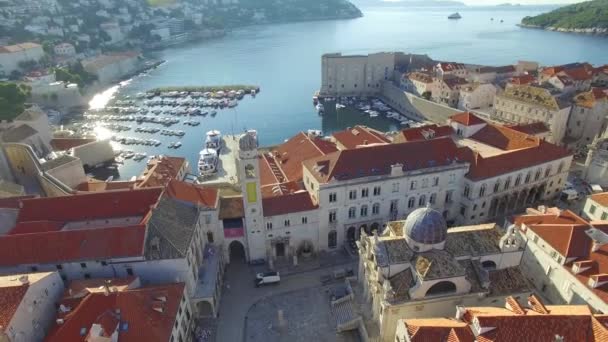 Aerial view of the old city of Dubrovnik during sunrise — Stock Video