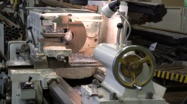 metal Torna üzerinde işlem işleme boş