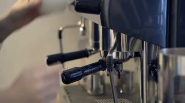 Profesyonel kahve makinesi yapım kapuçino