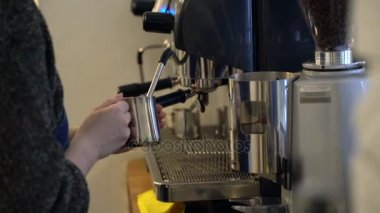 Profesyonel kahve makinesi yapım kapuçino
