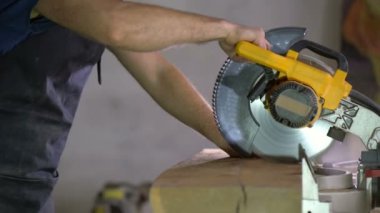 iş yerinde modern marangoz