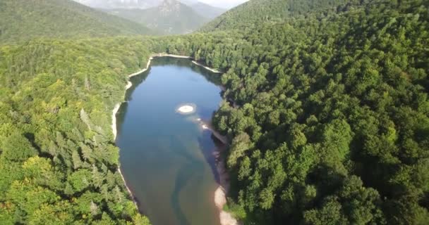 Biogradsko 湖，在黑山 Biogradska 山国家公园的鸟瞰图 — 图库视频影像