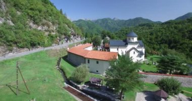 Manastır Moraca havadan görünümü