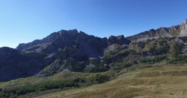 モンテネグロの山の空撮 — ストック動画