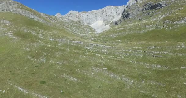 Luftaufnahme der Berge von Montenegro — Stockvideo