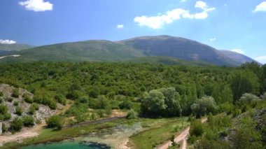Cetina su kaynağı bahar Hırvatistan