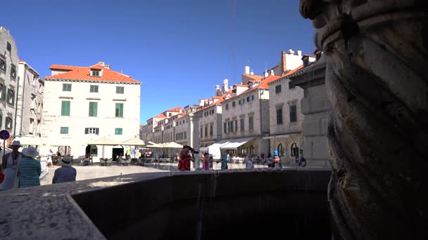 Dubrovnik, Croatie - 19 juillet 2016 : Place Luza dans la vieille ville — Video