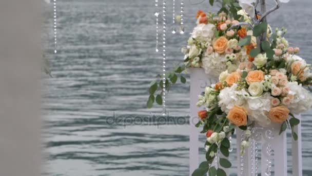 Lugar decorado para una ceremonia de boda — Vídeo de stock